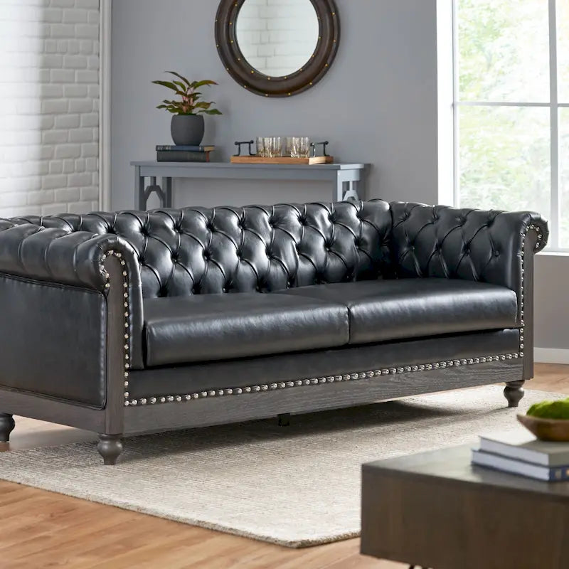 Série de canapés Chesterfield cloutés — 199,9 cm (L) x 85,1 cm (l) x 71,1 cm (H)