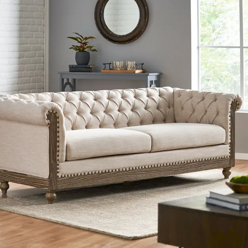 Série de canapés Chesterfield cloutés — 199,9 cm (L) x 85,1 cm (l) x 71,1 cm (H)