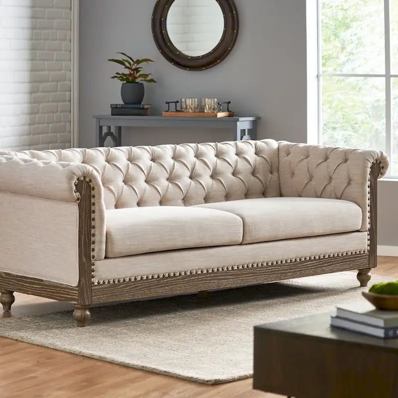 Série de canapés Chesterfield cloutés — 199,9 cm (L) x 85,1 cm (l) x 71,1 cm (H)