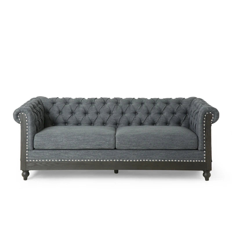 Série de canapés Chesterfield cloutés — 199,9 cm (L) x 85,1 cm (l) x 71,1 cm (H)