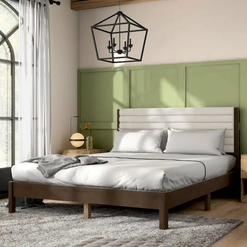 Lit plateforme double matelassé capitonné rayé de style moderne avec base à lattes en bois massif